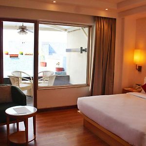 Club King Room